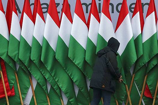 Венгрия выйдет из структуры подконтрольного России банка