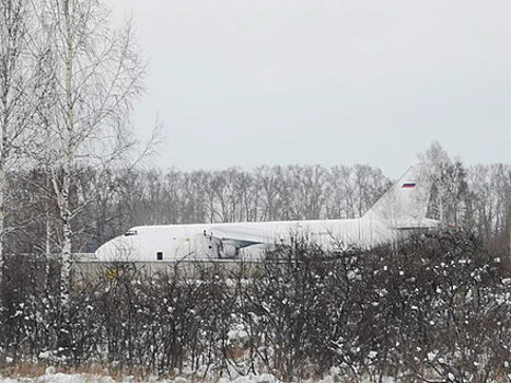 Выкатившийся за пределы ВПП Новосибирске Ан-124 эвакуировали на стоянку