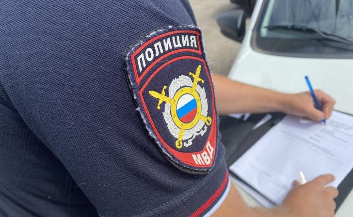 В Курской области пьяный хозяин избил пьяного гостя ногами и металлической трубой