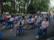 На выходных благовещенцев приглашают посмотреть кино на улице и поиграть в шахматы