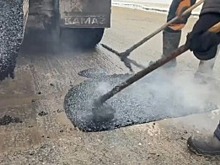 В Калуге на 18 участках дорог провели ямочный ремонт литым асфальтом