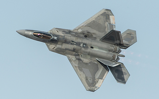 СМИ: США разместили в Израиле 12 истребителей F-22