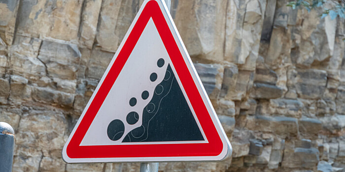 Мощный камнепад уничтожил часть федеральной трассы в Республике Алтай