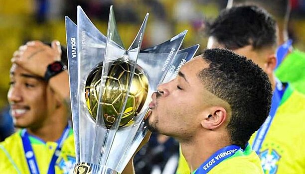 «Барса» работает над продажей Феррана и Кессиэ, чтобы подписать Роке летом. Если они не уйдут, Витор перейдет зимой