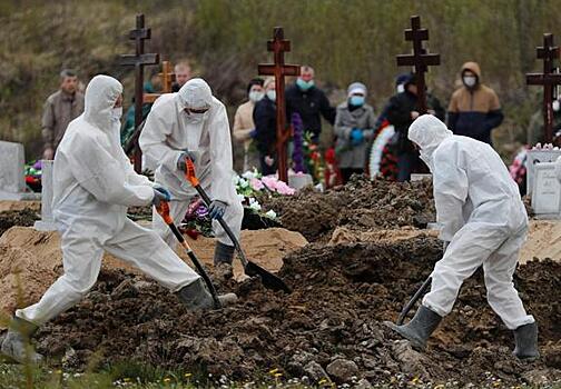 В два раза больше, чем в официальной статистике. Росстат опубликовал данные о смертности от коронавируса за май