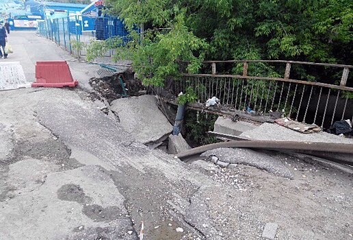 Обвалившийся мост у радиорынка в Нижнем Новгороде заменят новым