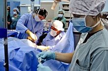 В Екатеринбурге врачи НИИ ОММ провели сложную внутриутробную операцию