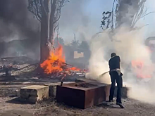 Полицейские Луганской Народной Республики потушили пожар, возникший во дворе колледжа в Первомайске