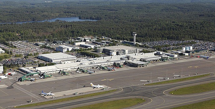 Самолёт задымился при посадке в Швеции