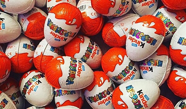 Сеть поразило видео с тысячи "киндеров" на берегу моря