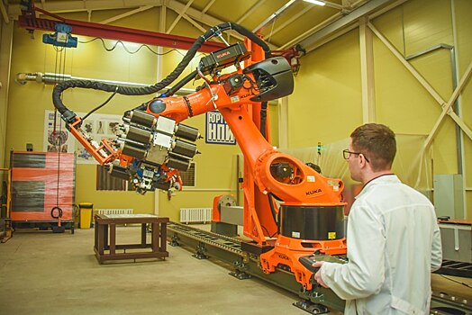 В Новочеркасске создали промышленного робота для производства деталей самолетов