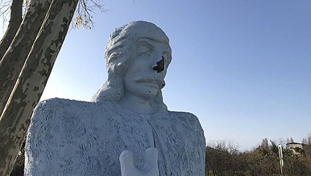 В Гудауте осквернили мемориал защитникам Абхазии