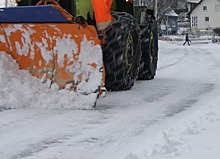 Коммунальщики в Соколиной Горе убирают снег в усиленном режиме