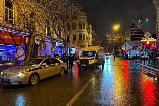 В Астрахани автомобиль сбил трех пешеходов на "зебре"