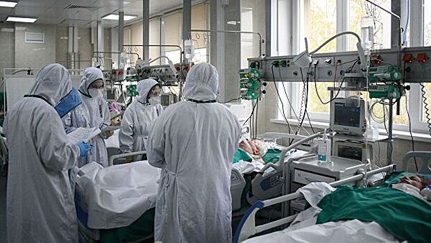 Около 700 врачей направили в Подмосковье для помощи пациентам с COVID-19