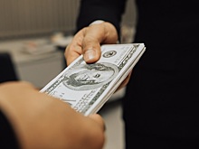 Американские банки в 2021 году выплатили сотрудникам $142 млрд бонусов