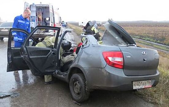 Два человека погибли в результате ДТП с автобусом в Свердловской области