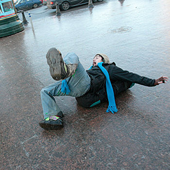 Дрифт маршруток и трагикомедия на Андреевском спуске: убойные видео «ледового апокалипсиса» в Киеве попали в сеть