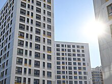 Собянин подарил автомобиль «Москвич» 200-тысячному новоселу, приступившему к переселению по реновации