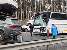 На Урале в столкновении автобуса с фурой пострадали четверо детей