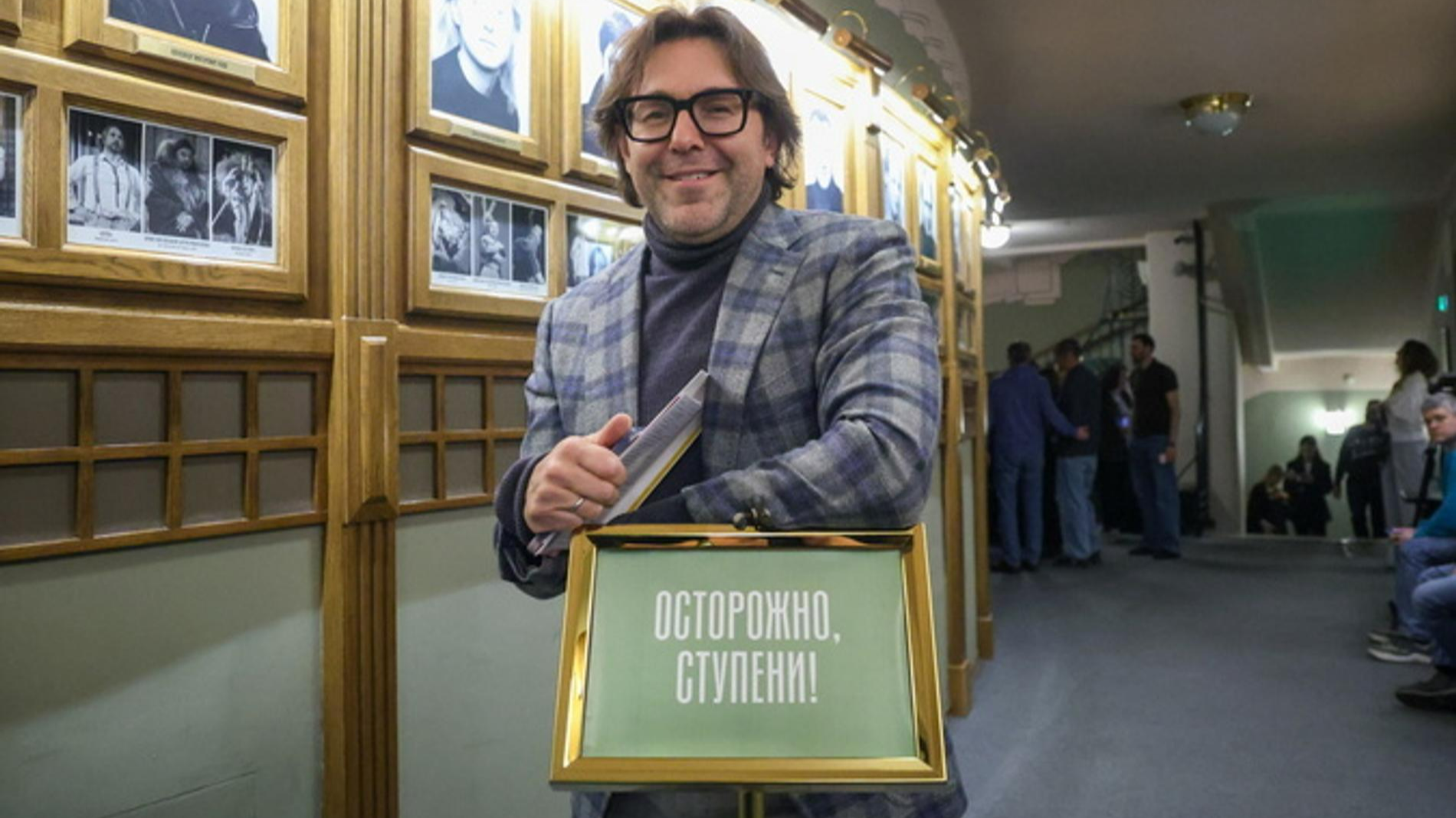 Андрей Малахов показал, как отдыхает в Турции: «Пока все спят»