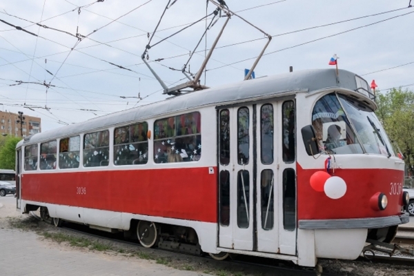 Машина протаранила трамвай в Новокузнецке