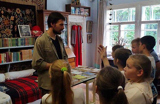 Школьники из Щукина посетили Дом-музей Корнея Чуковского