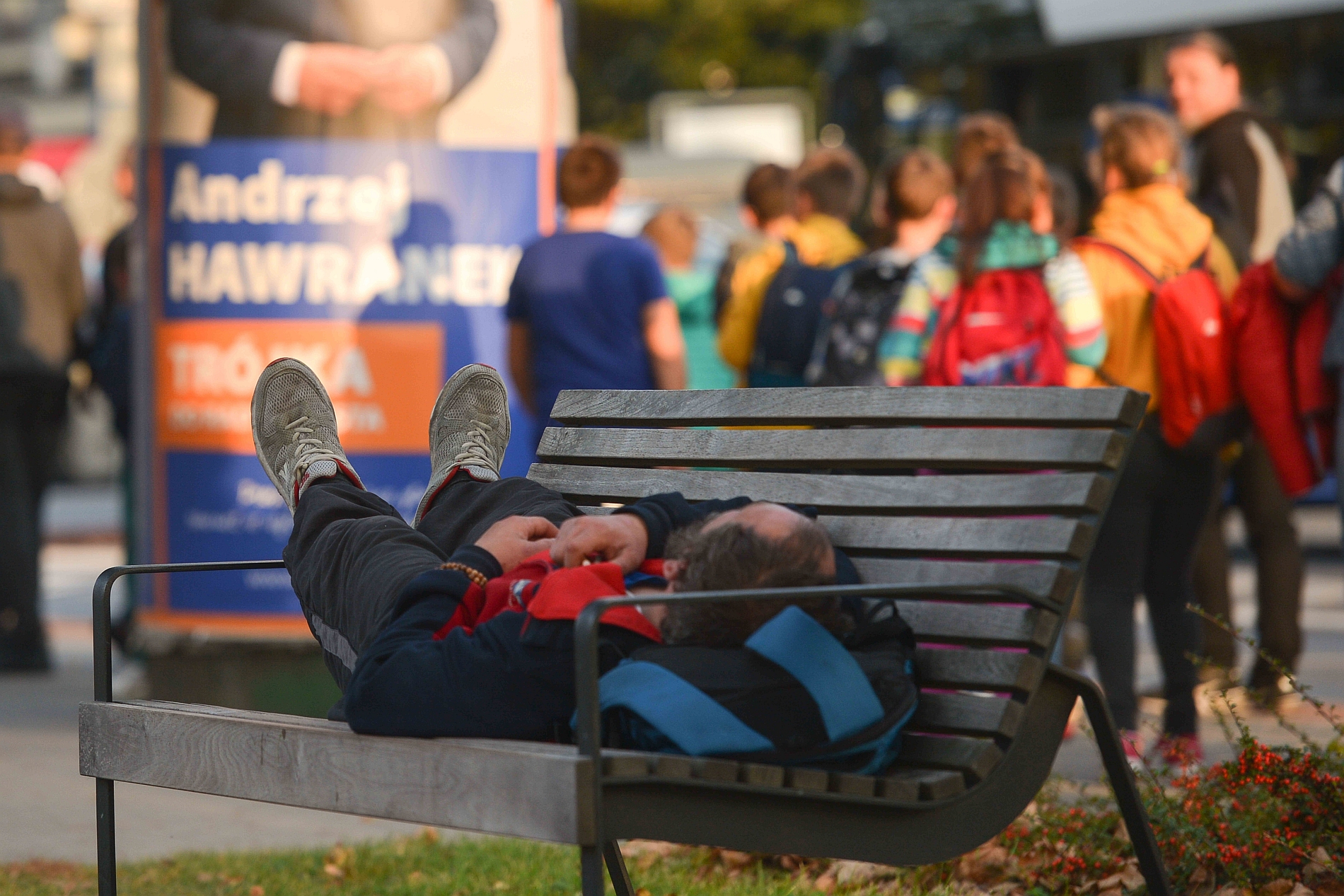 Власти Испании предложили сократить рабочую неделю с сохранением зарплаты