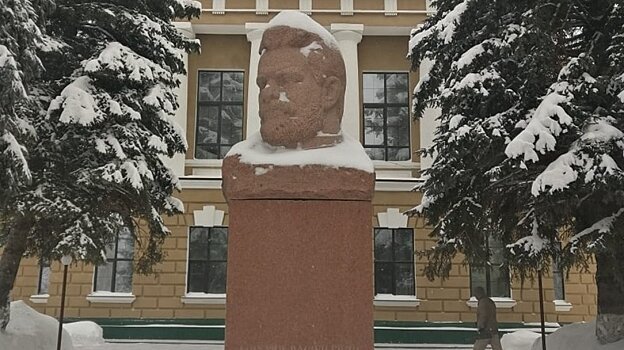 В Пензе взяли под охрану бюст Михаила Фрунзе