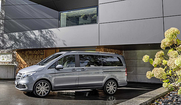 Mercedes V-Class поучаствовал в дрэг-гонке