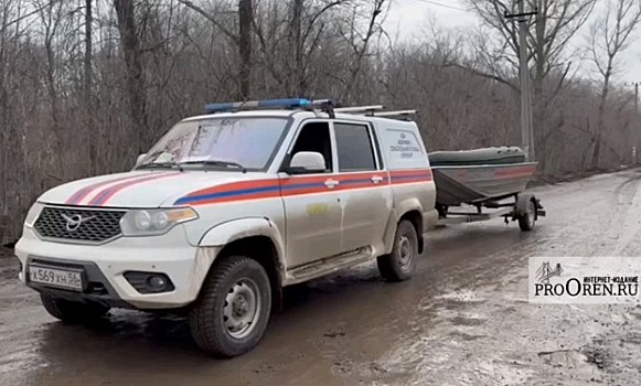 В массиве Дубки в Оренбурге идет эвакуация – работают сотрудники АСС, полиции и мэрии