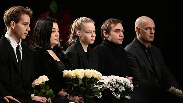 Три брака, четверо детей, много любви и боли: личная жизнь Евгении Добровольской