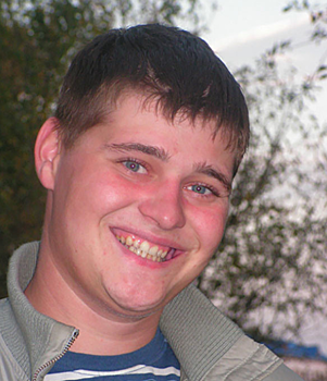 Медики отказались лечить избитого парня, приняв его за бомжа. Он скончался