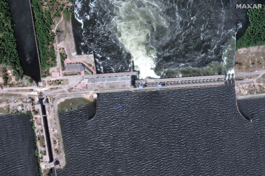 Путин поручил создать комиссию по ликвидации последствий разрушения Каховской ГЭС
