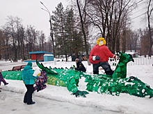Снежные 33 богатыря и Садко украсили Автозаводский парк