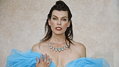 Дразнили русской шпионкой, снимали в фильмах про апокалипсис: Милле Йовович — 50