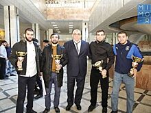 Министр спорта Дагестана поздравил грэпплеров республики с победой на чемпионате Европы