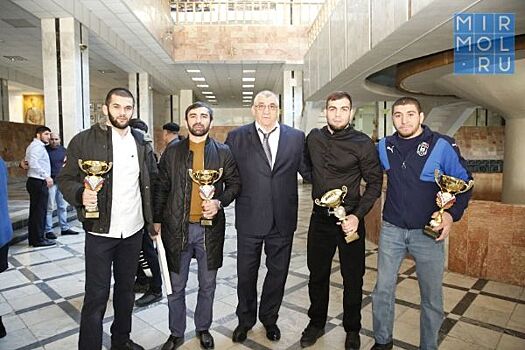 Министр спорта Дагестана поздравил грэпплеров республики с победой на чемпионате Европы