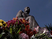 «Знаю, что я родился несколько раз». К юбилею мирового поэта Расула Гамзатова