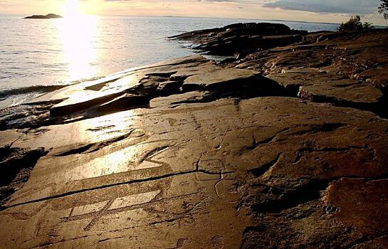 Карельские петроглифы и портики Болоньи взяты под охрану ЮНЕСКО