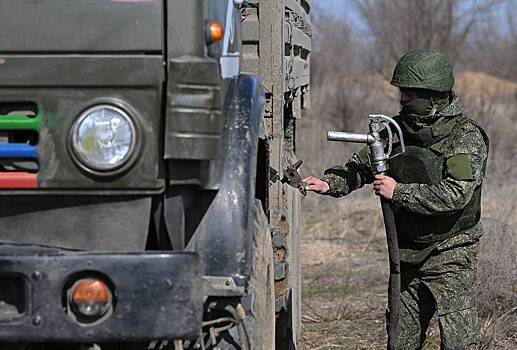 Российским бойцам передадут бронированные топливозаправщики