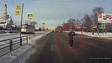 Спешивший в больницу реанимобиль сбил женщину на переходе в Челябинске