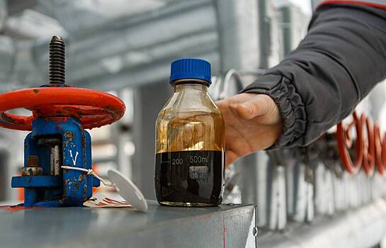 Цена российской нефти в рублях упала до двухлетнего минимума