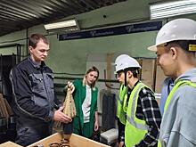 Организованные службой занятости профтуры на предприятия помогают студентам выбрать будущее место работы