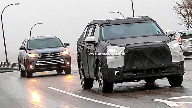 Новый Toyota Highlander тестируют бок о бок с предшественником