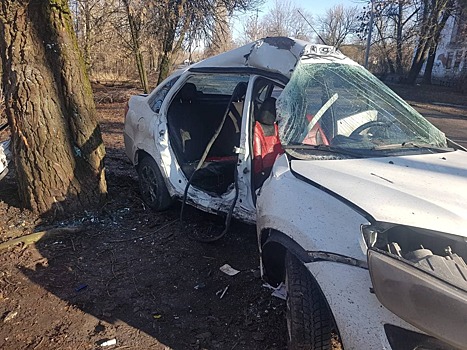 Пассажир &laquo;Лады&raquo; погиб при аварии в Шахтах