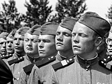 Зачем Хрущев хотел лишить погон всех советских военных в 1962 году