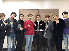 На участников EXO напали в аэропорту