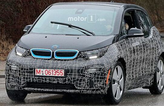 Новый седан BMW 3-Series впервые попался в объективы видеокамер