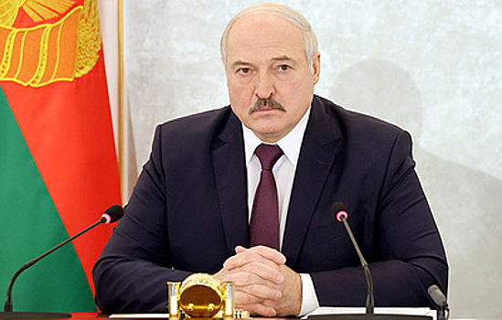 Лукашенко назвал причину крушения военного самолета Як-130 в Барановичах